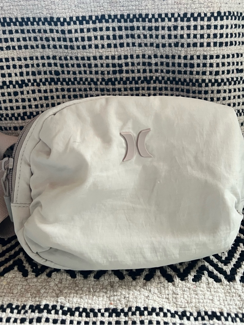 Hurley Dusty Rose Belt/Sling Bag